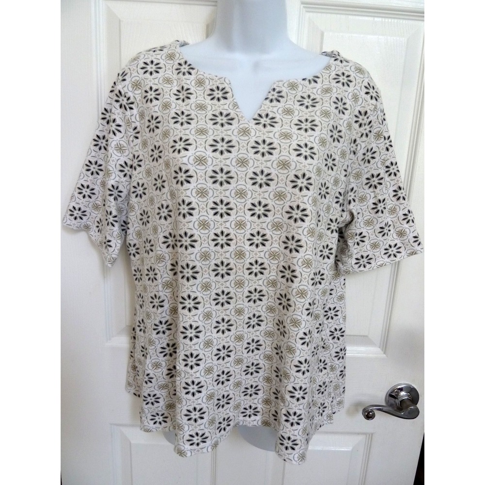 CROFT & BARROW Sz XL, 18 Short Sleeve Tee Top Split V-Neck Geometric 100% Cotton